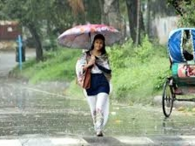 Rain in winter hits normal life in Chittagong 